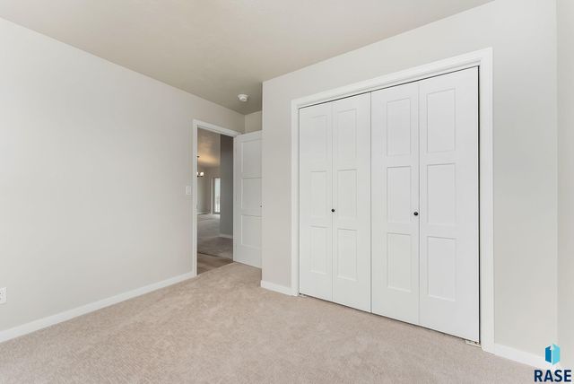 6809 W Viola Ct Court, Sioux Falls, SD 57107