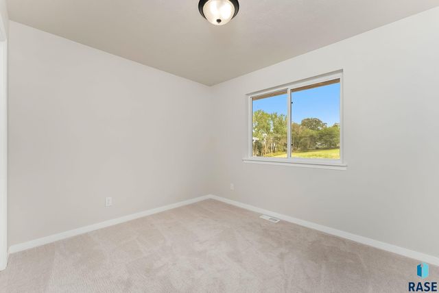 6809 W Viola Ct Court, Sioux Falls, SD 57107