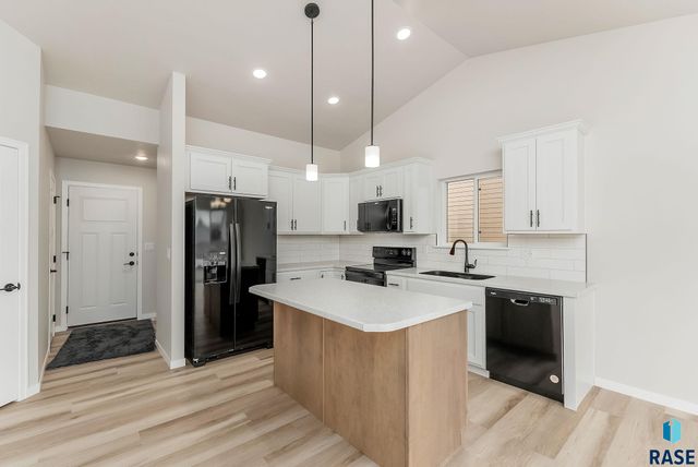 6809 W Viola Ct Court, Sioux Falls, SD 57107