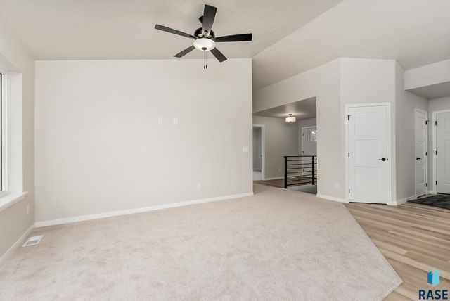 6809 W Viola Ct Court, Sioux Falls, SD 57107