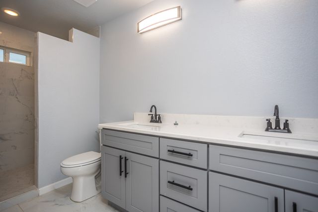 815 Ritchey Street, Gainesville, TX 76240