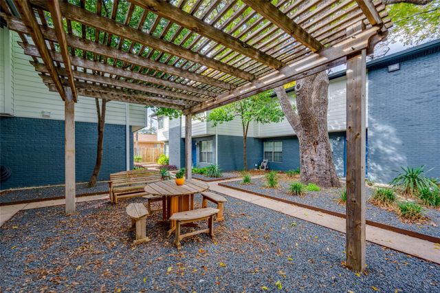 2101 Polaris Ave 8, Austin, TX 78757