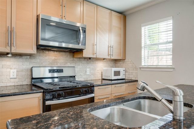 2101 Polaris Ave 8, Austin, TX 78757