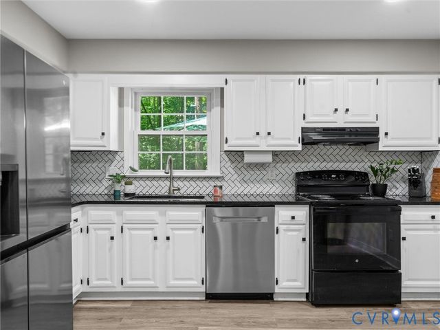 12600 Donegal Dr, Chesterfield, VA 23832