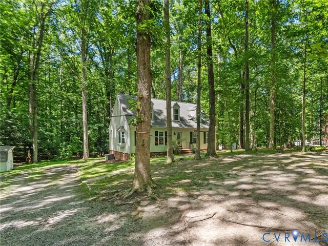 12600 Donegal Dr, Chesterfield, VA 23832