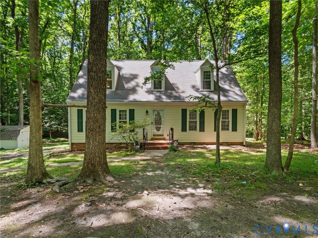 12600 Donegal Dr, Chesterfield, VA 23832