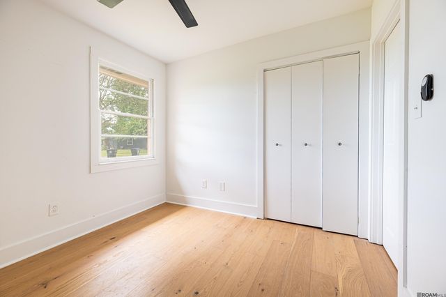 300 Parish Dr, Arabi, LA 70032