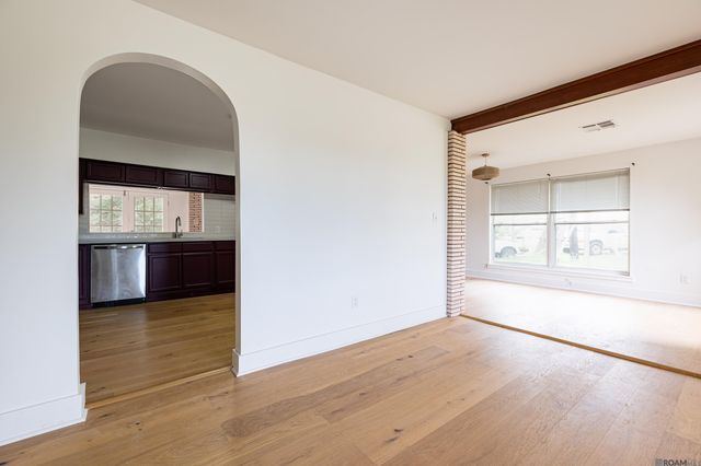 300 Parish Dr, Arabi, LA 70032