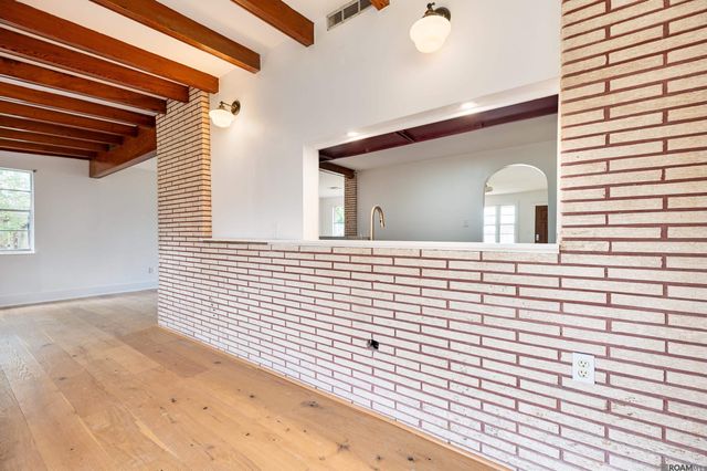 300 Parish Dr, Arabi, LA 70032