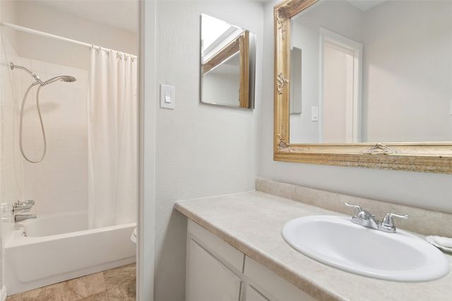 5311 Fleetwood Oaks Avenue 163, Dallas, TX 75235