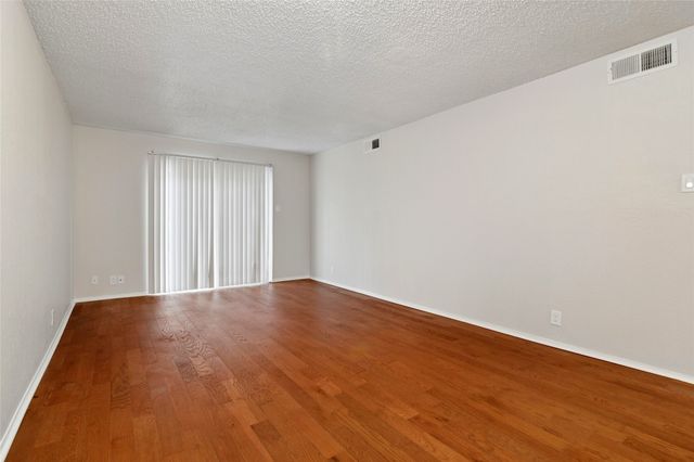 5311 Fleetwood Oaks Avenue 163, Dallas, TX 75235