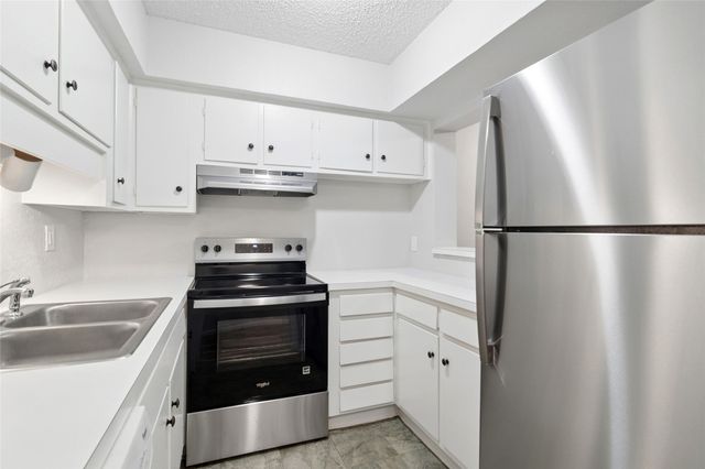 5311 Fleetwood Oaks Avenue 163, Dallas, TX 75235