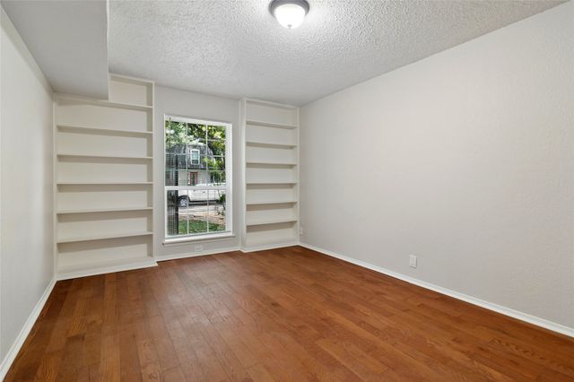 5311 Fleetwood Oaks Avenue 163, Dallas, TX 75235