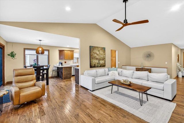 108 Donegal Drive, Cottage Grove, WI 53527