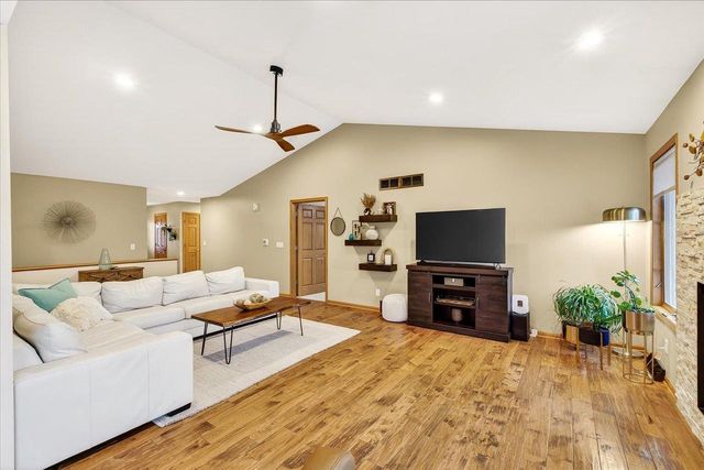 108 Donegal Drive, Cottage Grove, WI 53527