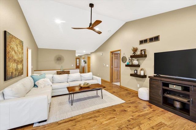 108 Donegal Drive, Cottage Grove, WI 53527