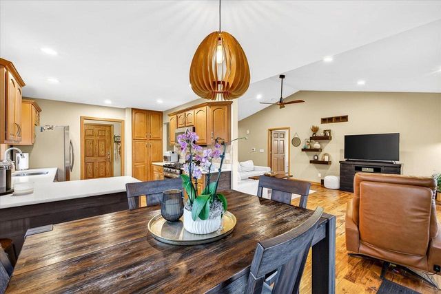 108 Donegal Drive, Cottage Grove, WI 53527