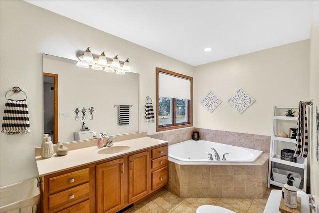 108 Donegal Drive, Cottage Grove, WI 53527