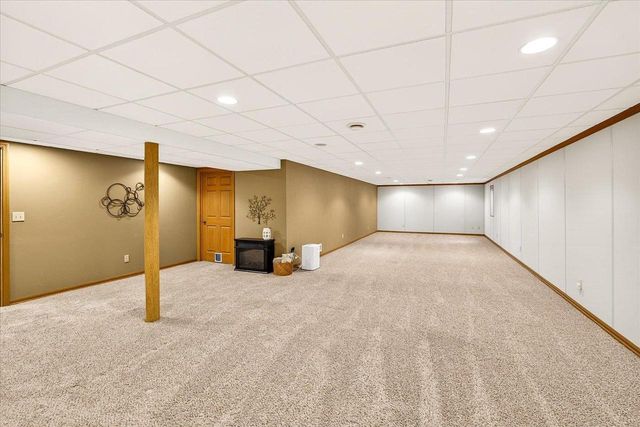 108 Donegal Drive, Cottage Grove, WI 53527