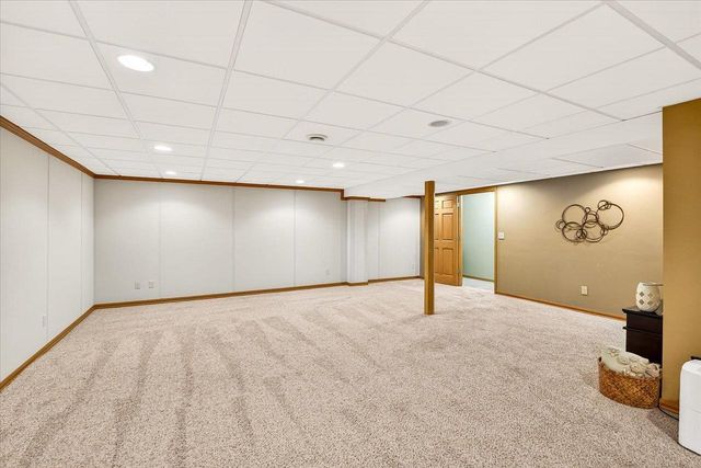 108 Donegal Drive, Cottage Grove, WI 53527