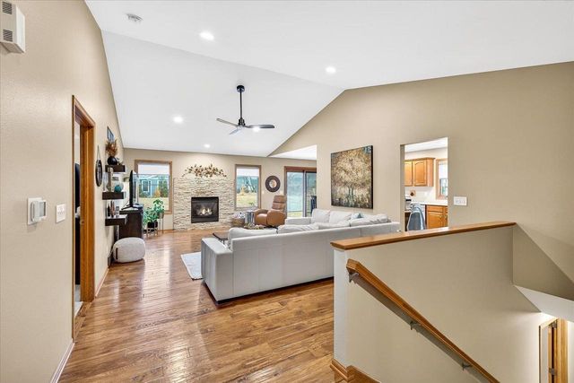 108 Donegal Drive, Cottage Grove, WI 53527