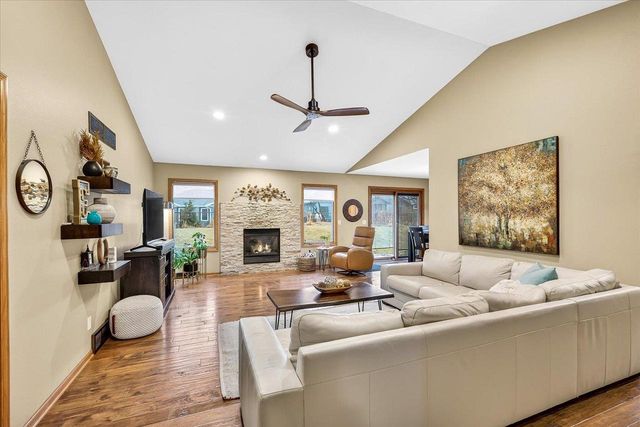 108 Donegal Drive, Cottage Grove, WI 53527