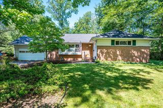 9 Clive Hills Road, Edison, NJ 08820