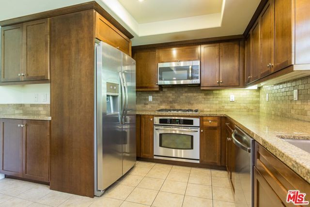 7249 Franklin Avenue 201, Los Angeles, CA 90046