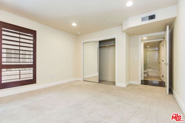 7249 Franklin Avenue 201, Los Angeles, CA 90046
