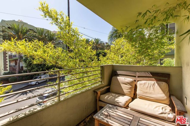 7249 Franklin Avenue 201, Los Angeles, CA 90046