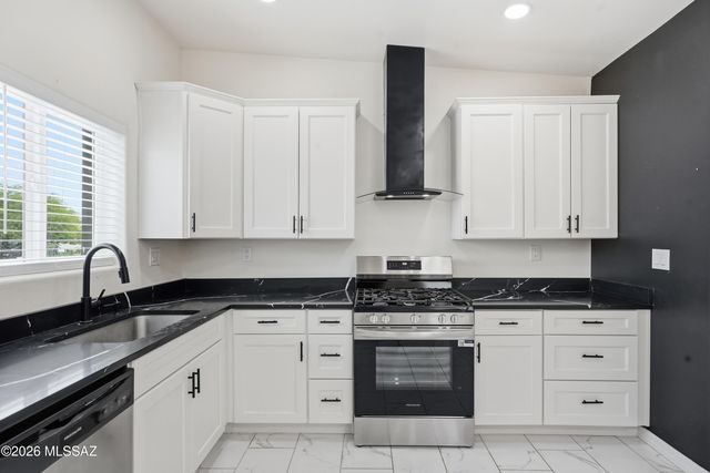 5497 S Canada Drive, Tucson, AZ 85706