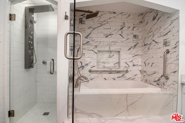 137 N Poinsettia Place, Los Angeles, CA 90036