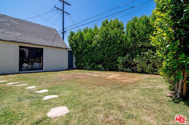 137 N Poinsettia Place, Los Angeles, CA 90036