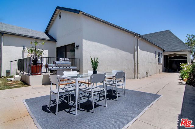 137 N Poinsettia Place, Los Angeles, CA 90036