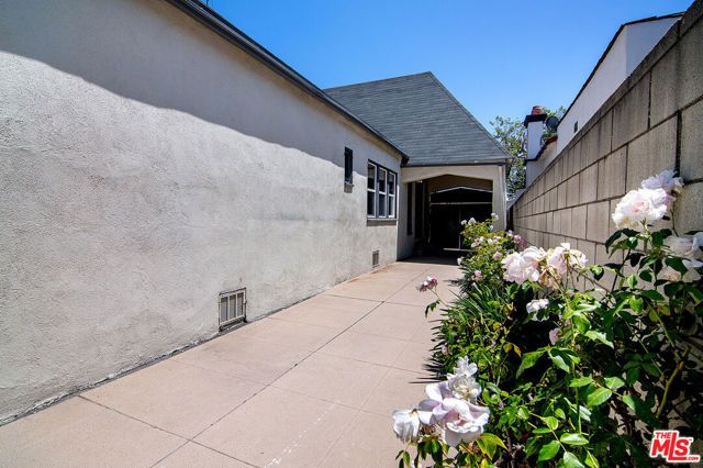 137 N Poinsettia Place, Los Angeles, CA 90036