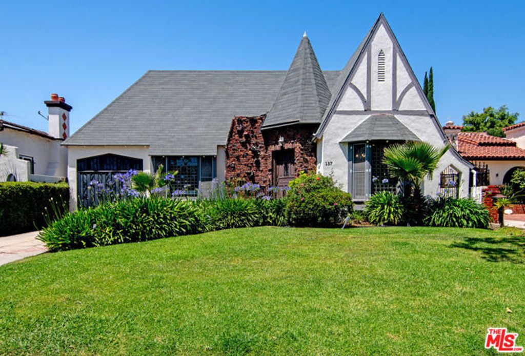 137 N Poinsettia Place, Los Angeles, CA 90036