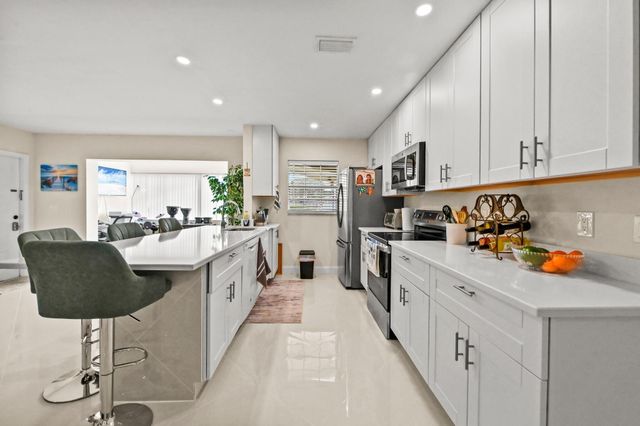 5265 Lakefront Boulevard C, Delray Beach, FL 33484