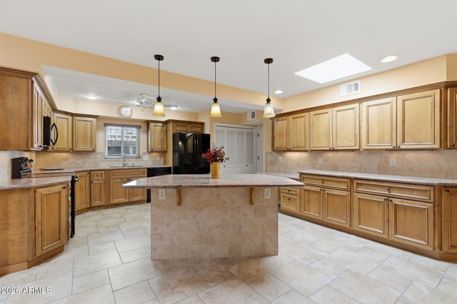 7644 E SANDALWOOD Drive, Scottsdale, AZ 85250