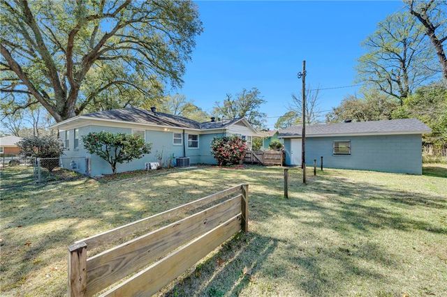 2852 Thornhill Drive, Mobile, AL 36606