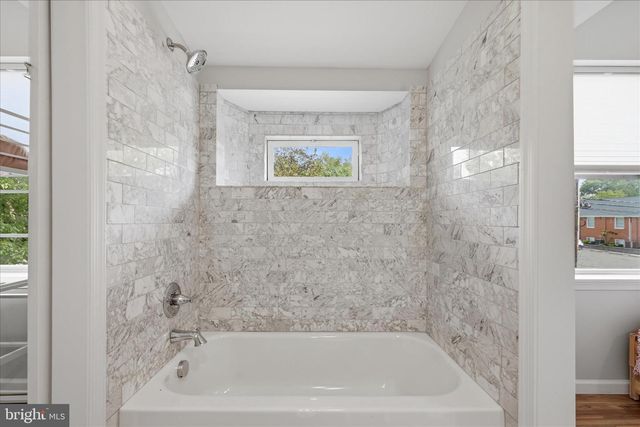 405 EDWARDS FERRY RD NE, Leesburg, VA 20176