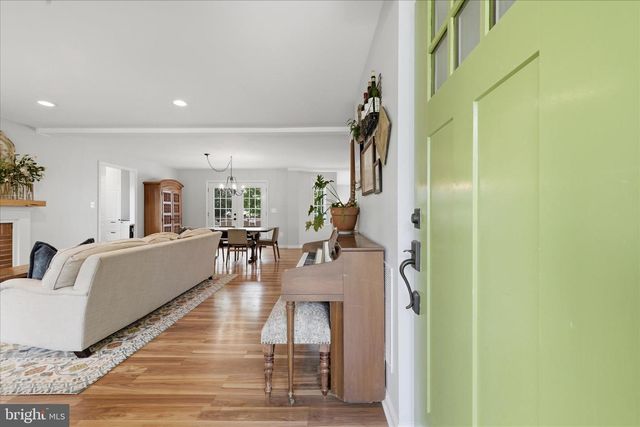 405 EDWARDS FERRY RD NE, Leesburg, VA 20176