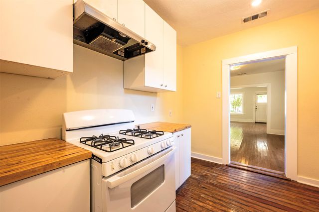 1212 Hawthorne Avenue, Fort Worth, TX 76110