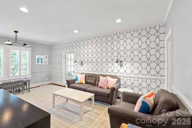 2000 Beverly Drive, Charlotte, NC 28207