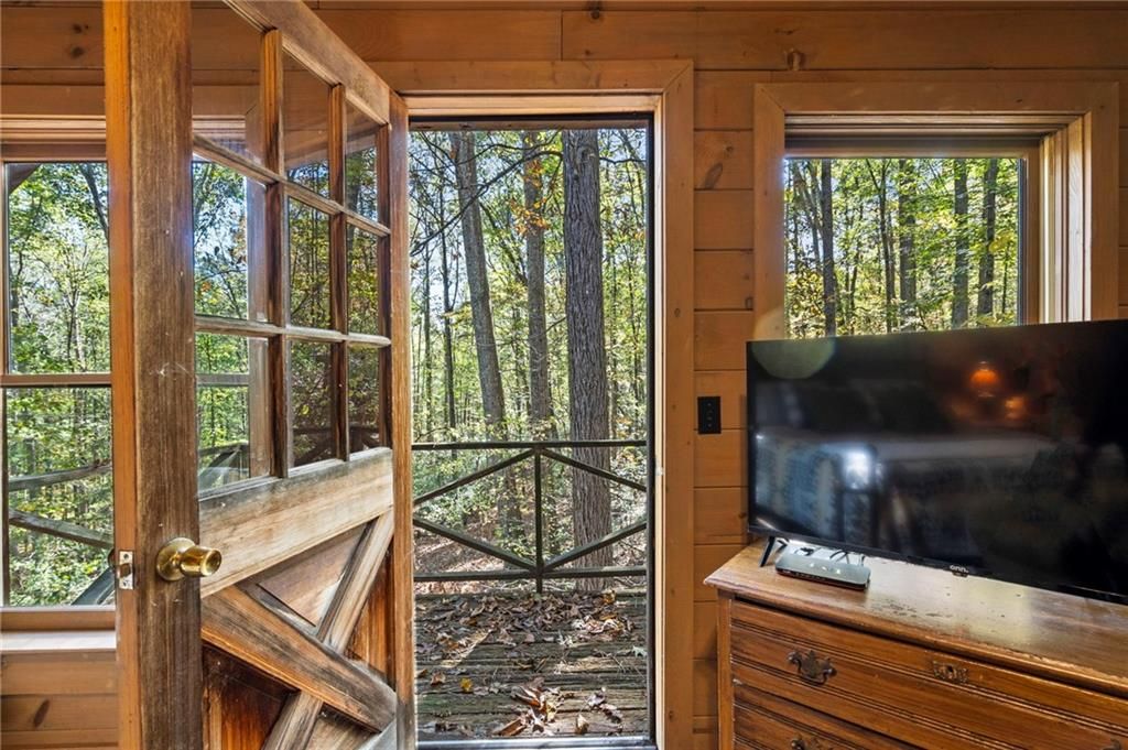 Image 14 of property listing at 7790 Atlanta Newnan Road, Chattahoochee Hills, GA 30268