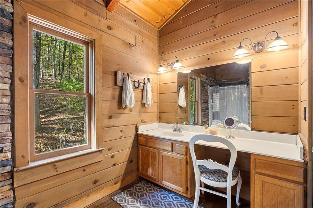 Image 15 of property listing at 7790 Atlanta Newnan Road, Chattahoochee Hills, GA 30268