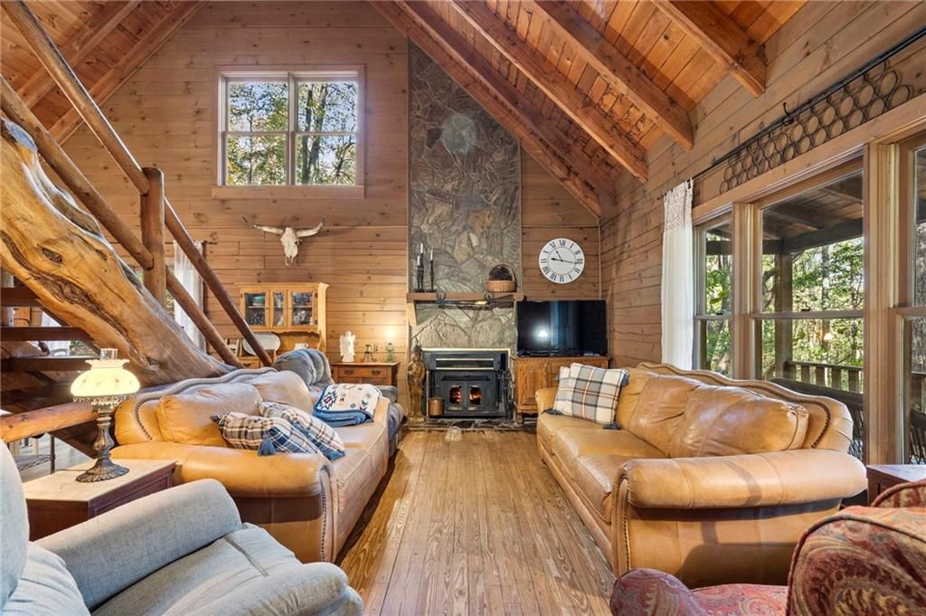 Image 6 of property listing at 7790 Atlanta Newnan Road, Chattahoochee Hills, GA 30268
