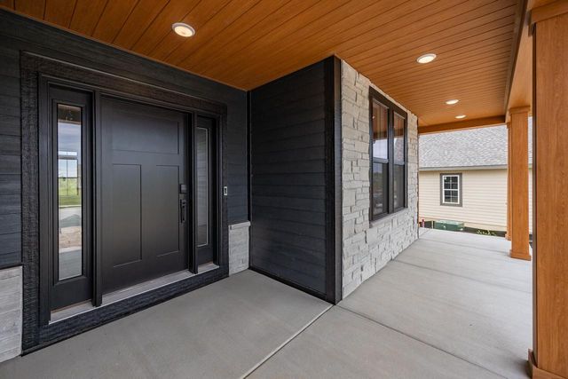 N66W21485 Sagebrush DRIVE, Menomonee Falls, WI 53051