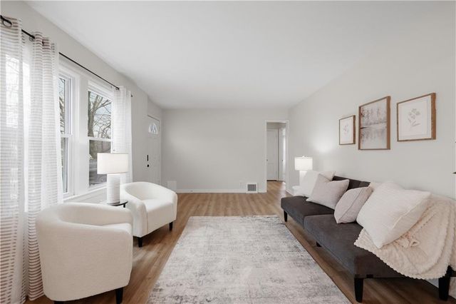 1316 W 29th Terrace S, Independence, MO 64052