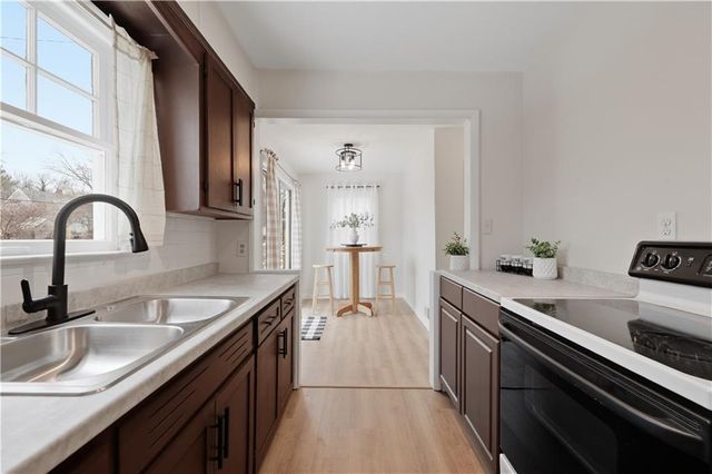 1316 W 29th Terrace S, Independence, MO 64052