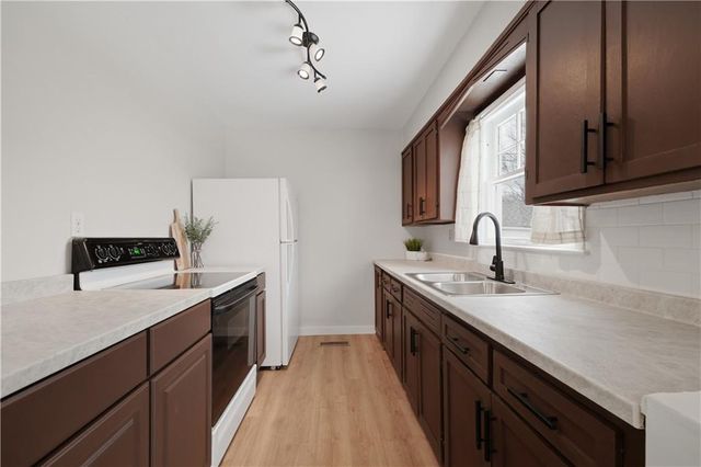 1316 W 29th Terrace S, Independence, MO 64052